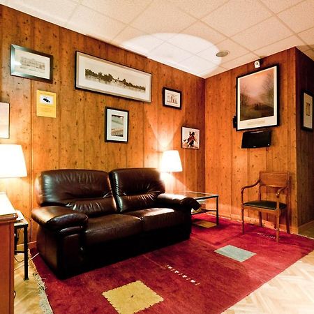 Hostal Asuncion Madrid Bagian luar foto