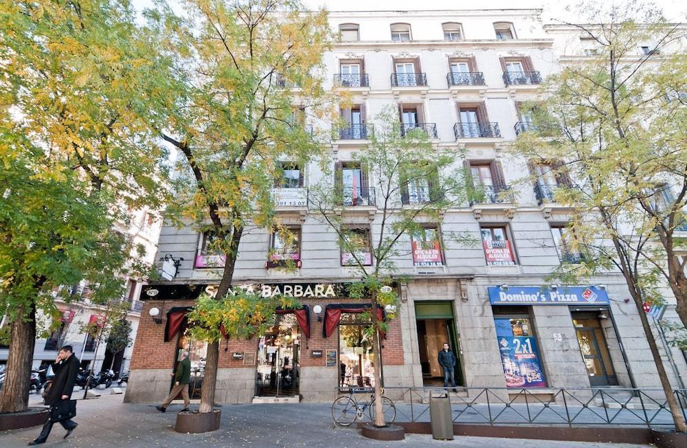 Hostal Asuncion Madrid Bagian luar foto