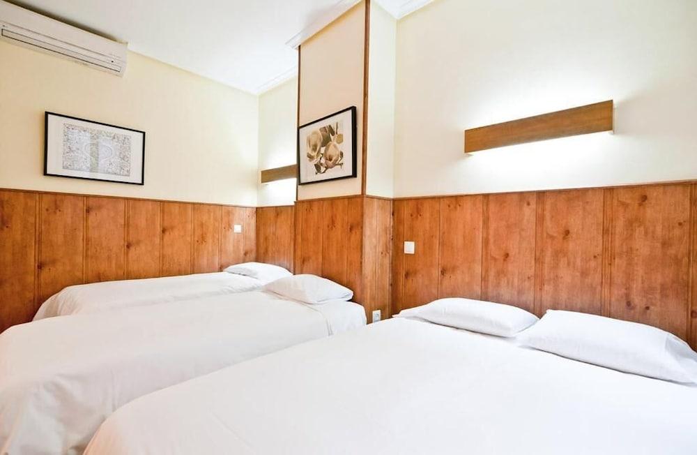 Hostal Asuncion Madrid Bagian luar foto