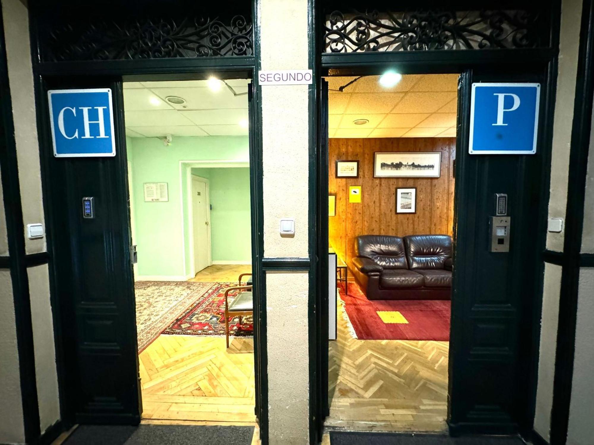 Hostal Asuncion Madrid Bagian luar foto