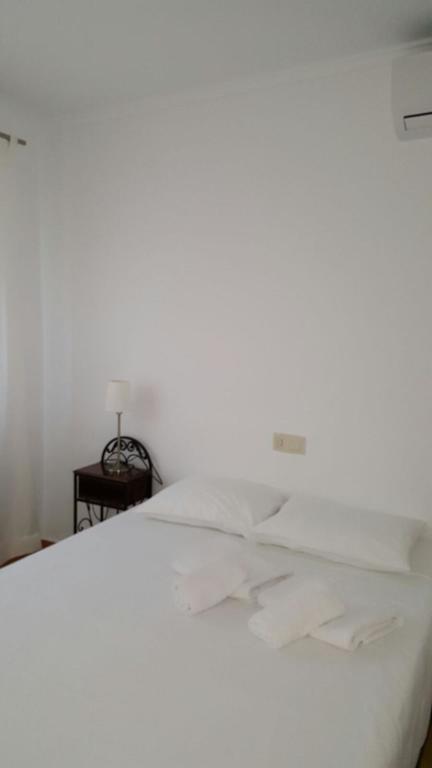 Hostal Asuncion Madrid Bagian luar foto