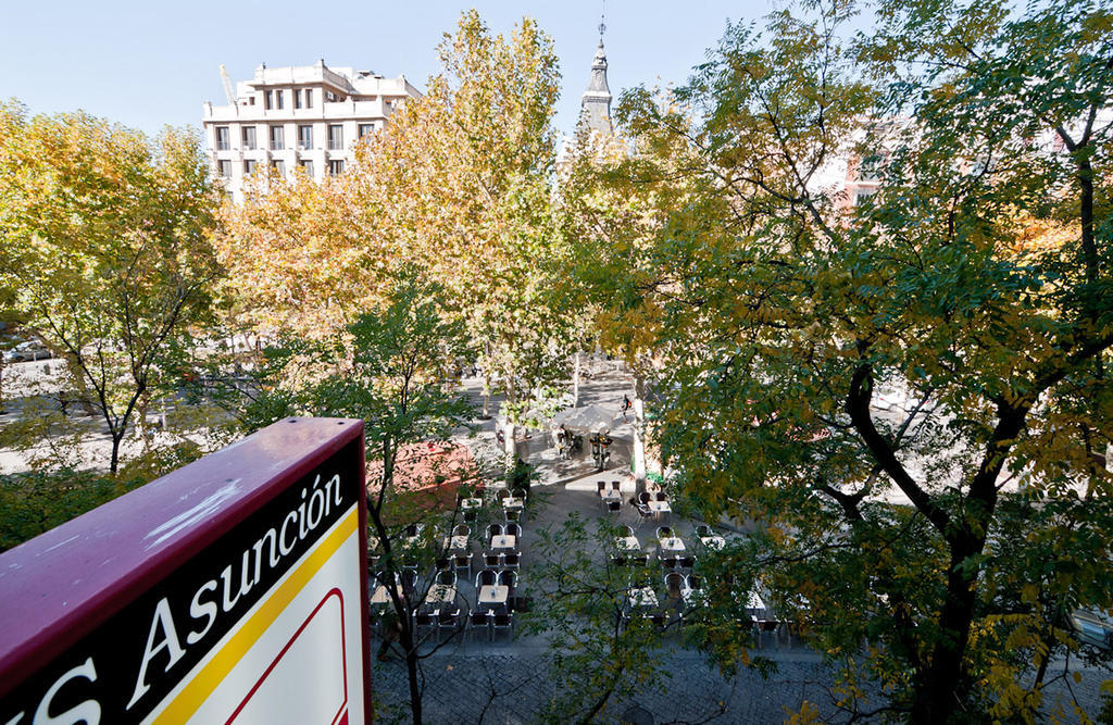 Hostal Asuncion Madrid Bagian luar foto